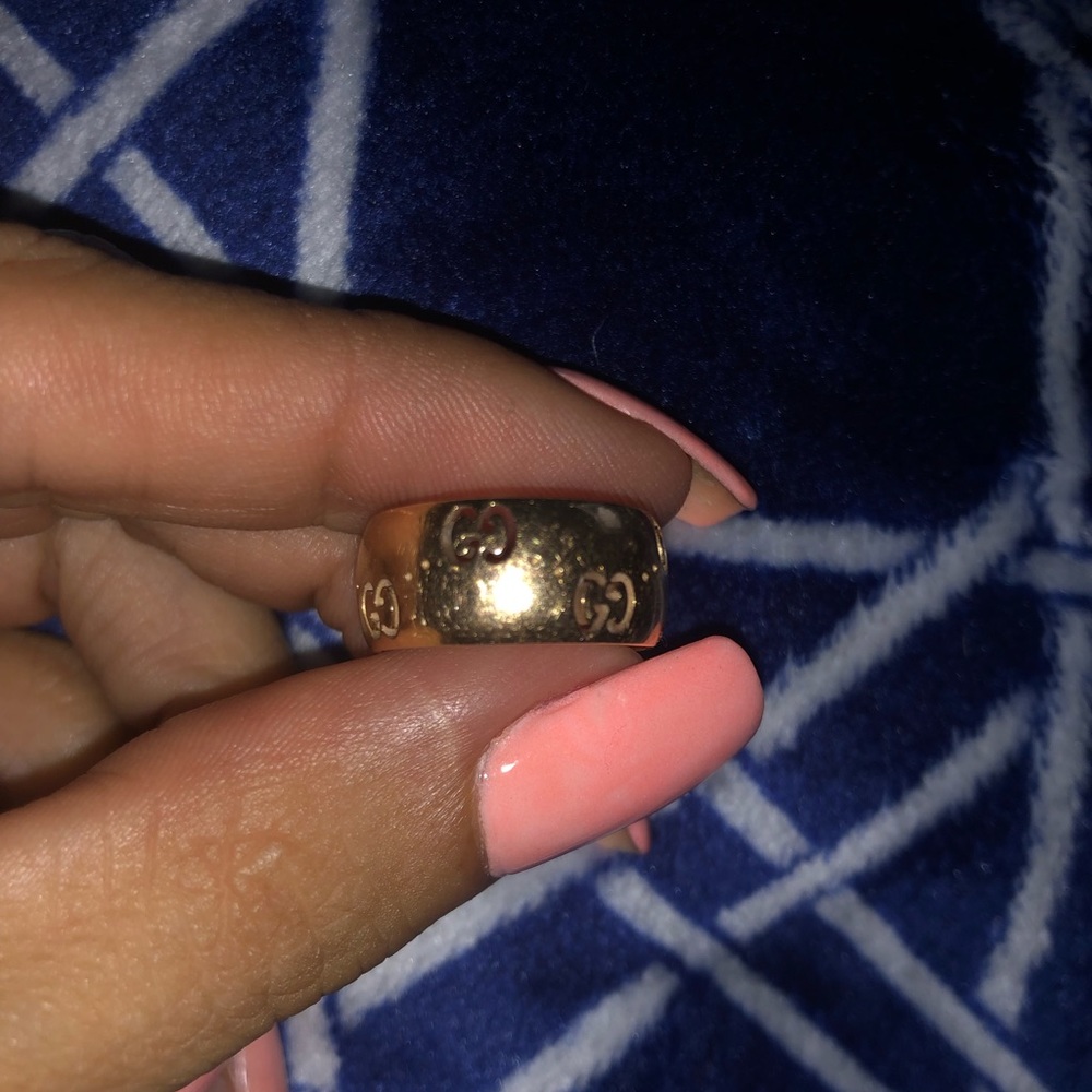 $1990 GUCCI ICON 18K  Gold Band Logo Cutout - Picture 3 of 4